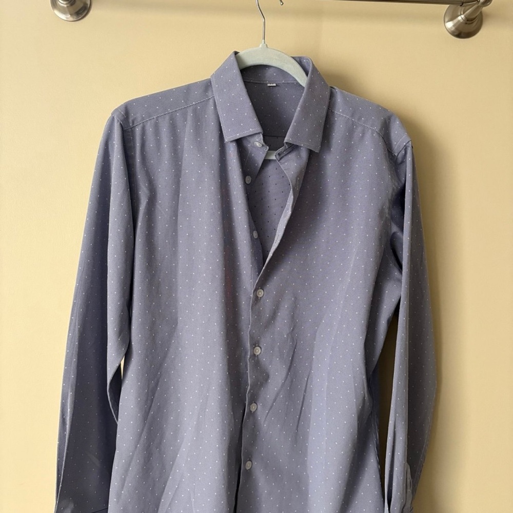 Men's Blue Polka Dot State and Liberty performance Button up Shirt